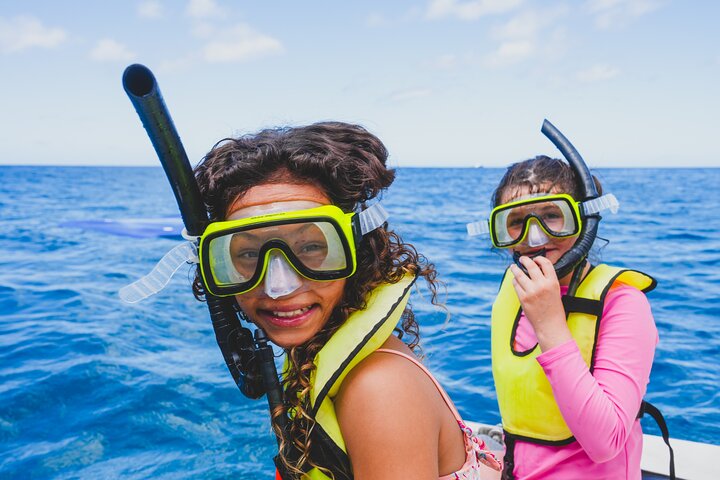 Hawaii Nautical – Kona Turtle Snorkel Sail