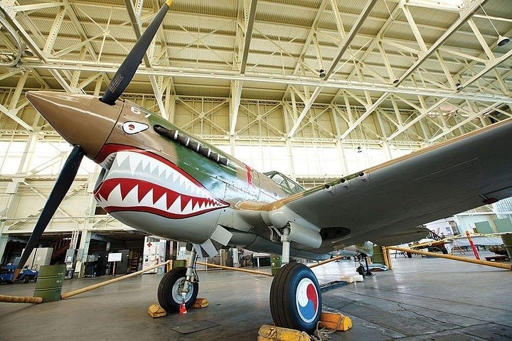 Polynesian Adventure Tours – Big Island to Oahu – World War II Heroes Deluxe Pearl Harbor Tour