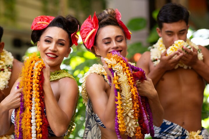 Na Lei Aloha Hula Dinner Show