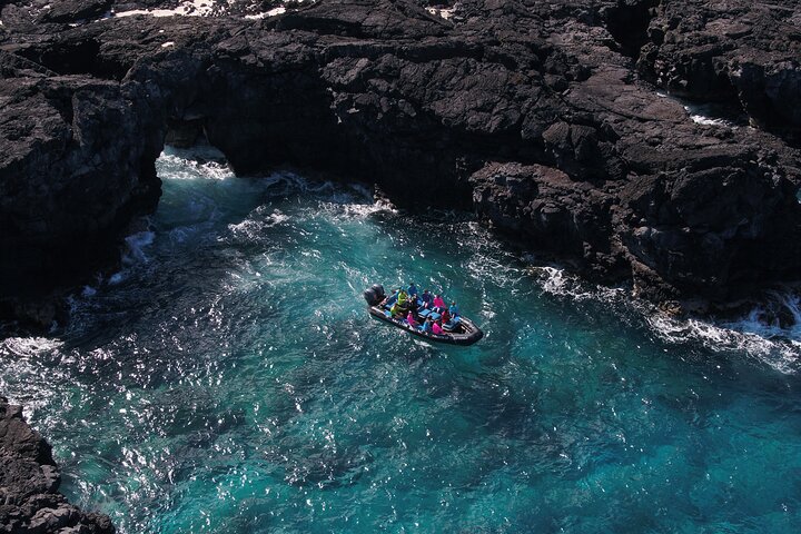 Captain Zodiac – Beat the Crowd Snorkeling Tour
