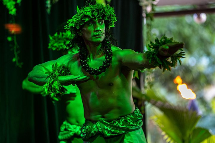 Toa Luau – Evening Show