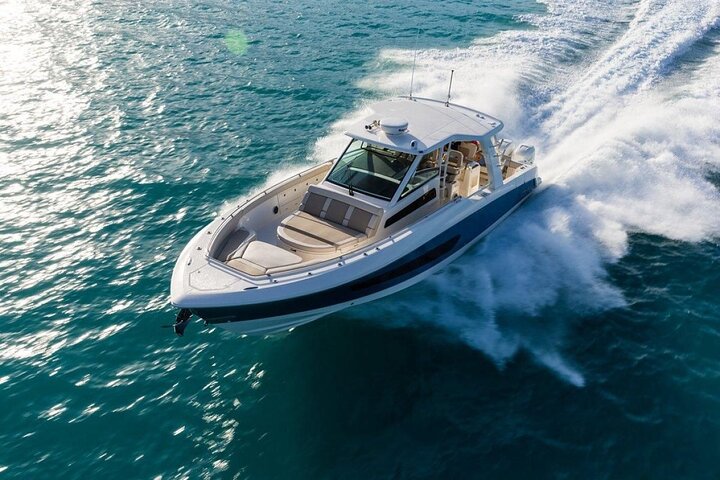 Hawaii Nautical – Maui Luxury Sunset Cruise Maalaea Harbor