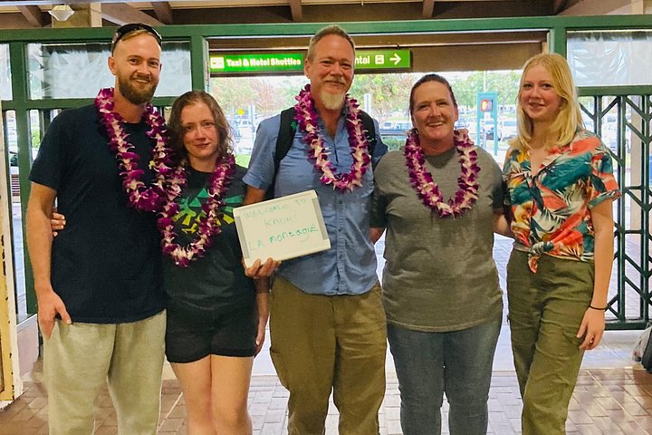 Lihue Airport (LIH) Lei Greeting