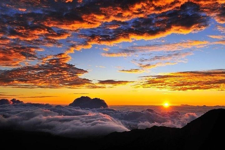 Polynesian Adventure Tours – Haleakala Sunrise Tour