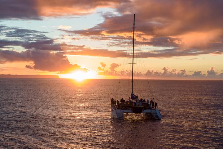 Holo Holo Charters – Napali Sunset Dinner Tour