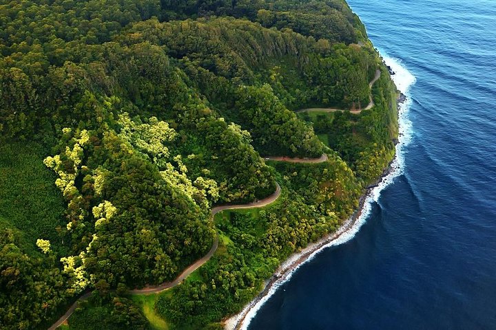 Roberts Hawaii – Oahu to Maui: Heavenly Hana Tour