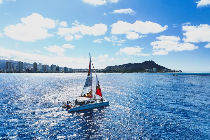 Hawaii Nautical – Waikiki Turtle Snorkel Sail
