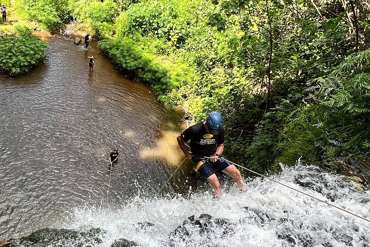 Da Life Outdoors – Waterfall Rappel 30′ & 60′