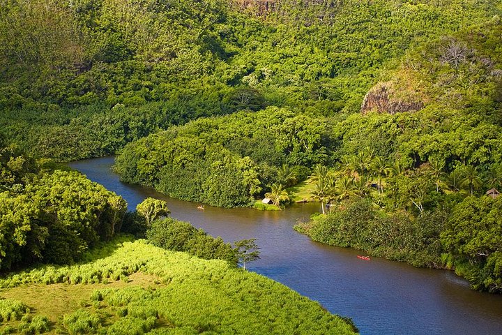 Polynesian Adventure Tours – Oahu to Kauai – Waimea Canyon, Wailua River & Fern Grotto