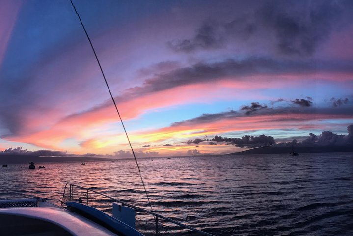 Sea Maui – Premium Sunset Dinner Cruise